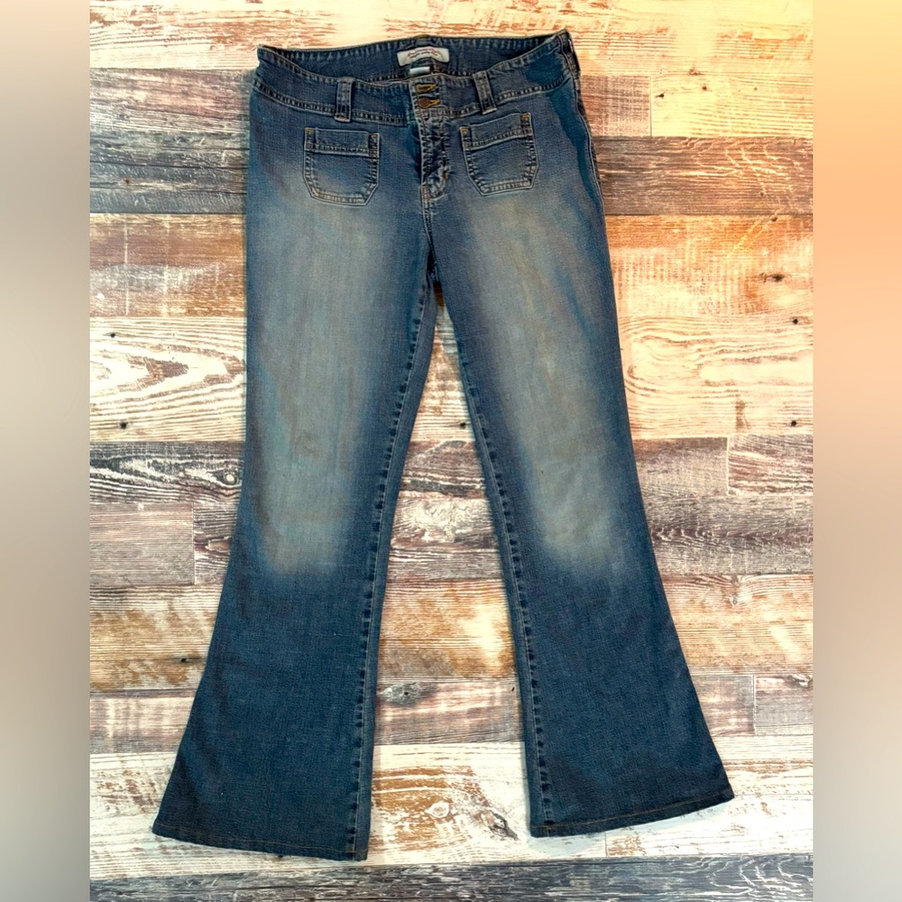 Women’s A & F Y2K Denim/Distressed Vintage Low Rise Flare Jeans!